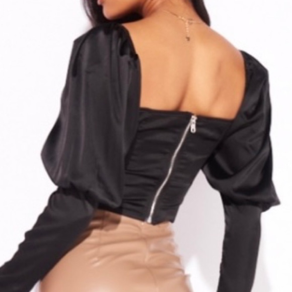 NWT❣️ BLACK SATIN PUFF SLEEVE CORSET TOP 😍 - Picture 3 of 16